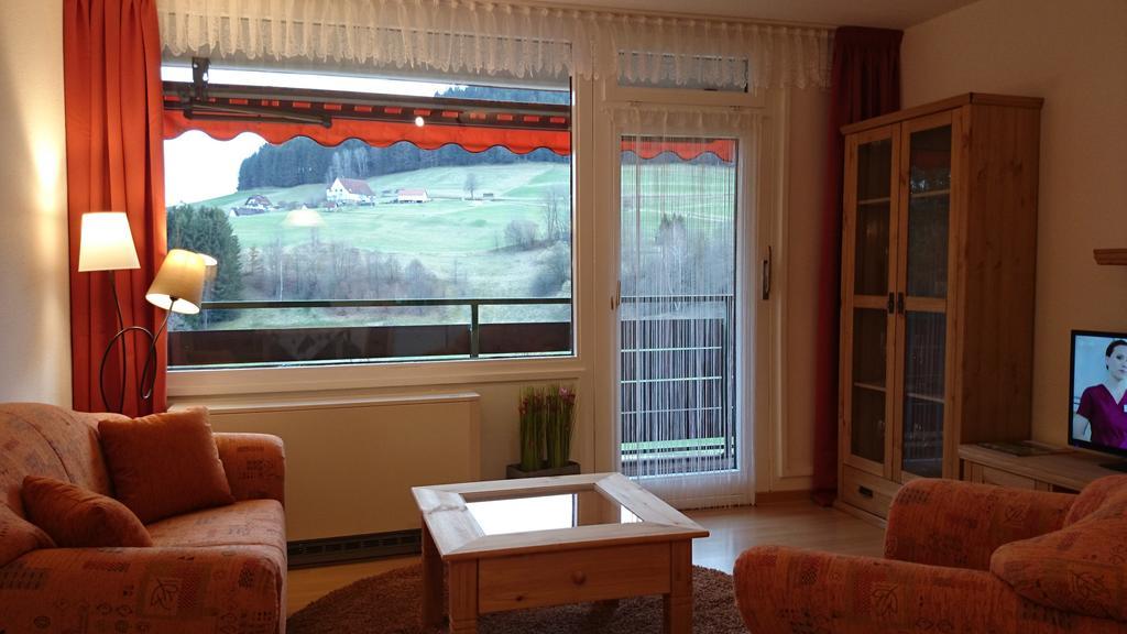 Ferienwohnungen Waldblick Baiersbronn Zimmer foto